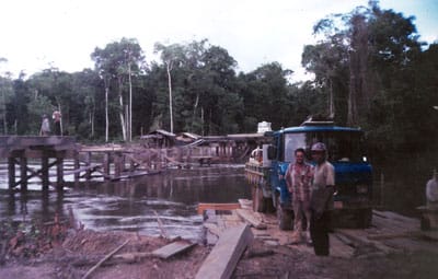Ponte sobre o rio Jaci construida pelos camponeses de Jacinópolis em 2003 Ponte sobre o rio Jaci construida pelos camponeses de Jacinópolis em 2003