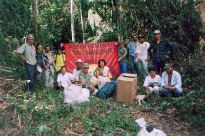 Camponeses no início da tomada de Cujubim