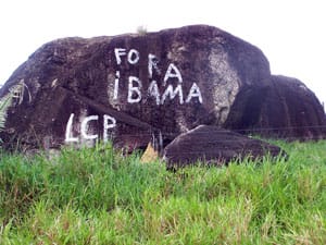 Pichação contra ação do IBAMA Pichação contra ação do IBAMA