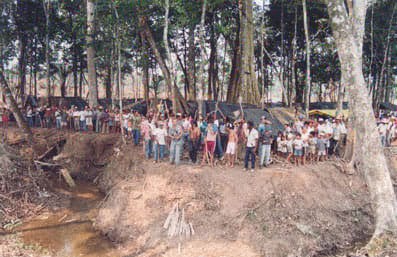 Foto da tomada da Fazenda Santa Elina em 1995
