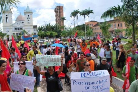 Manifestação de estudantes contra aumento da tarifa dos ônibus e pelo passe-livre
