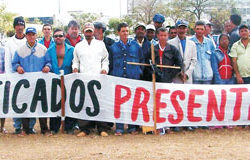 As vítimas de Santa Elina, nos primeiros dias de acampamento. Brasília, 2007