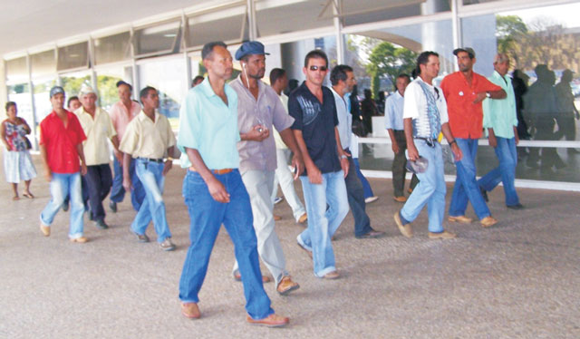 Vitimas de Santa Elina em Brasília