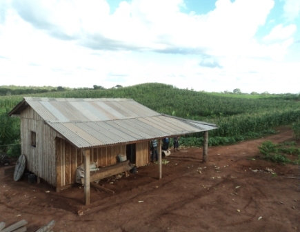 Uma das casas que pelo corte do Incra ficará para outro que não pregou um prego sequer
