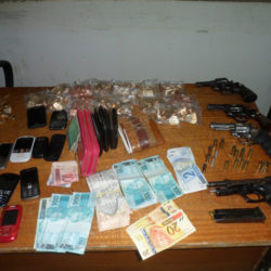 armas apreendidas com guaxebas