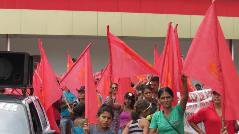 Camponeses organizados pela LCP marcham com movimentos e entidades democráticas em Jaru, 10 de fevereiro